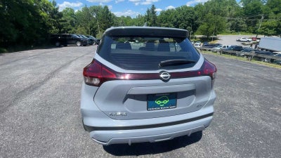 2024 Nissan Kicks SR Xtronic CVT