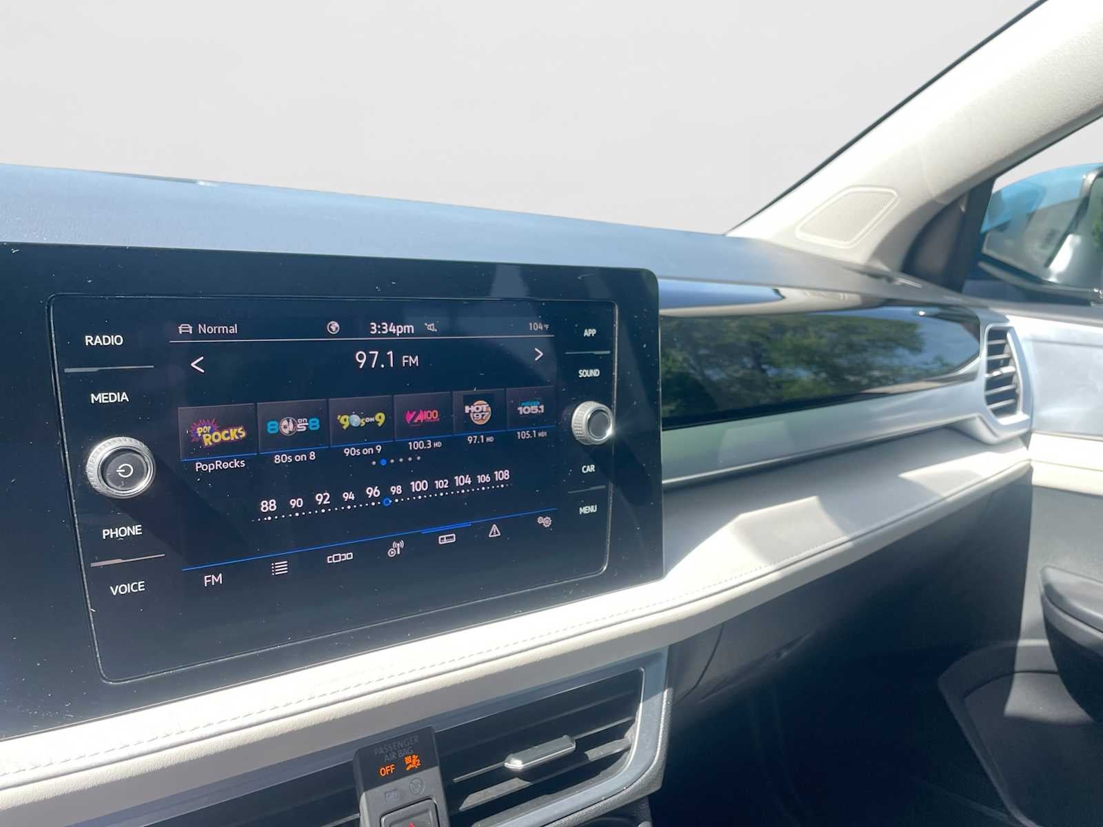 2025 Volkswagen Taos SE