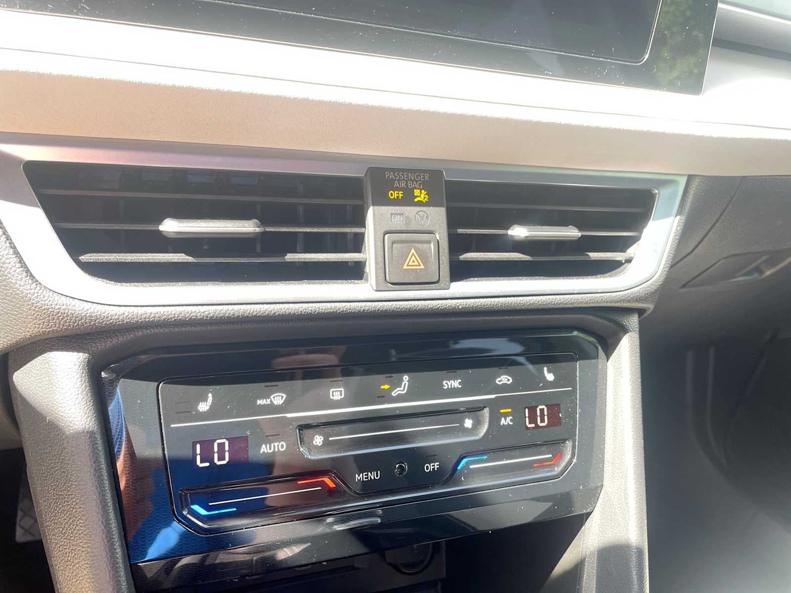 2025 Volkswagen Taos SE
