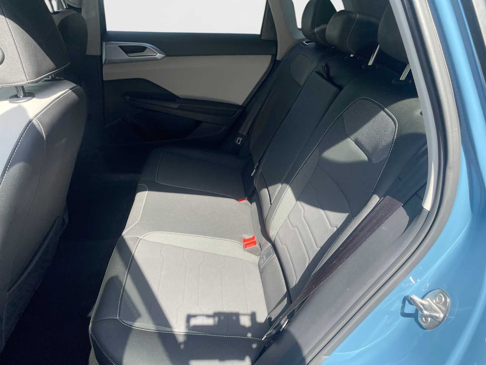 2025 Volkswagen Taos SE