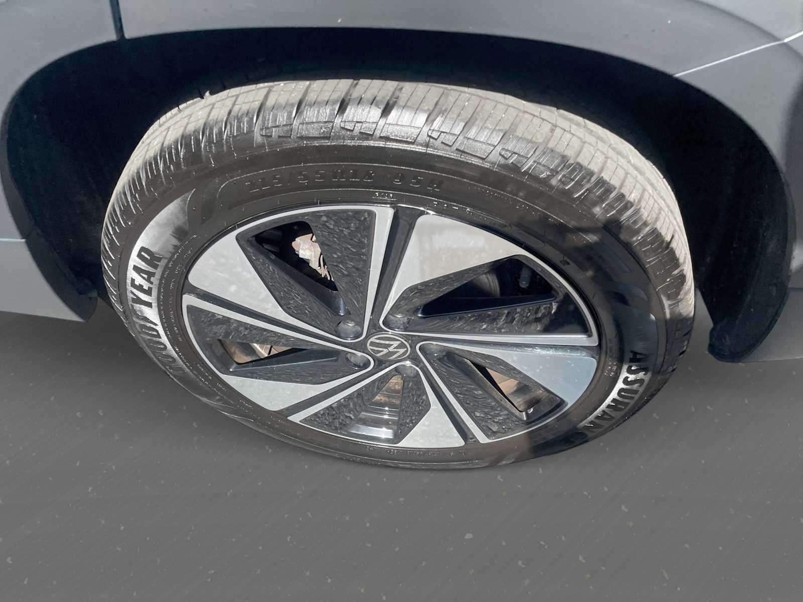 2025 Volkswagen Taos SE