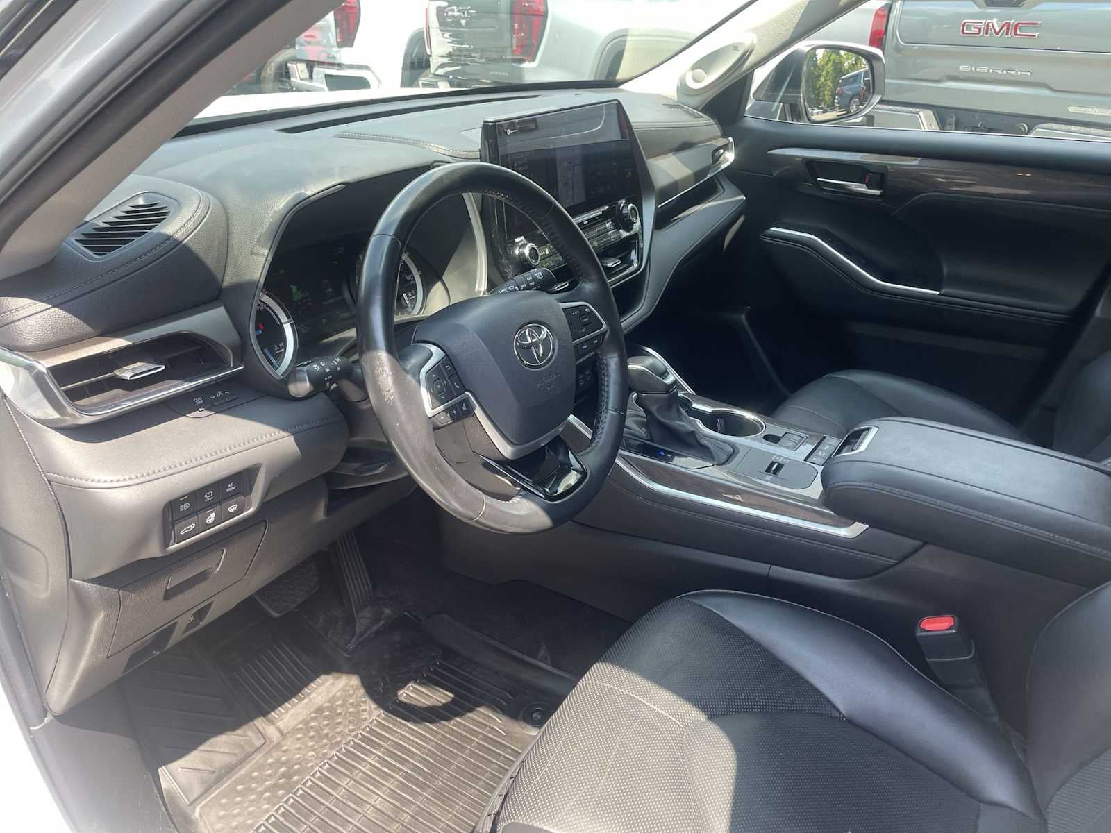 2022 Toyota Highlander Hybrid Limited