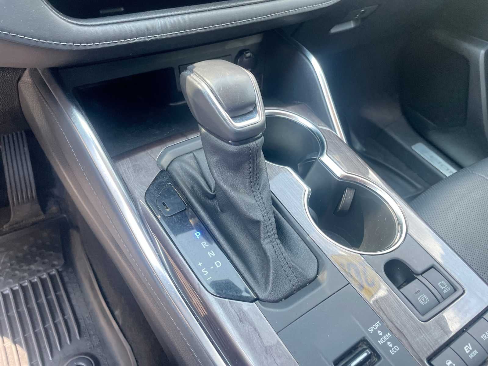 2022 Toyota Highlander Hybrid Limited