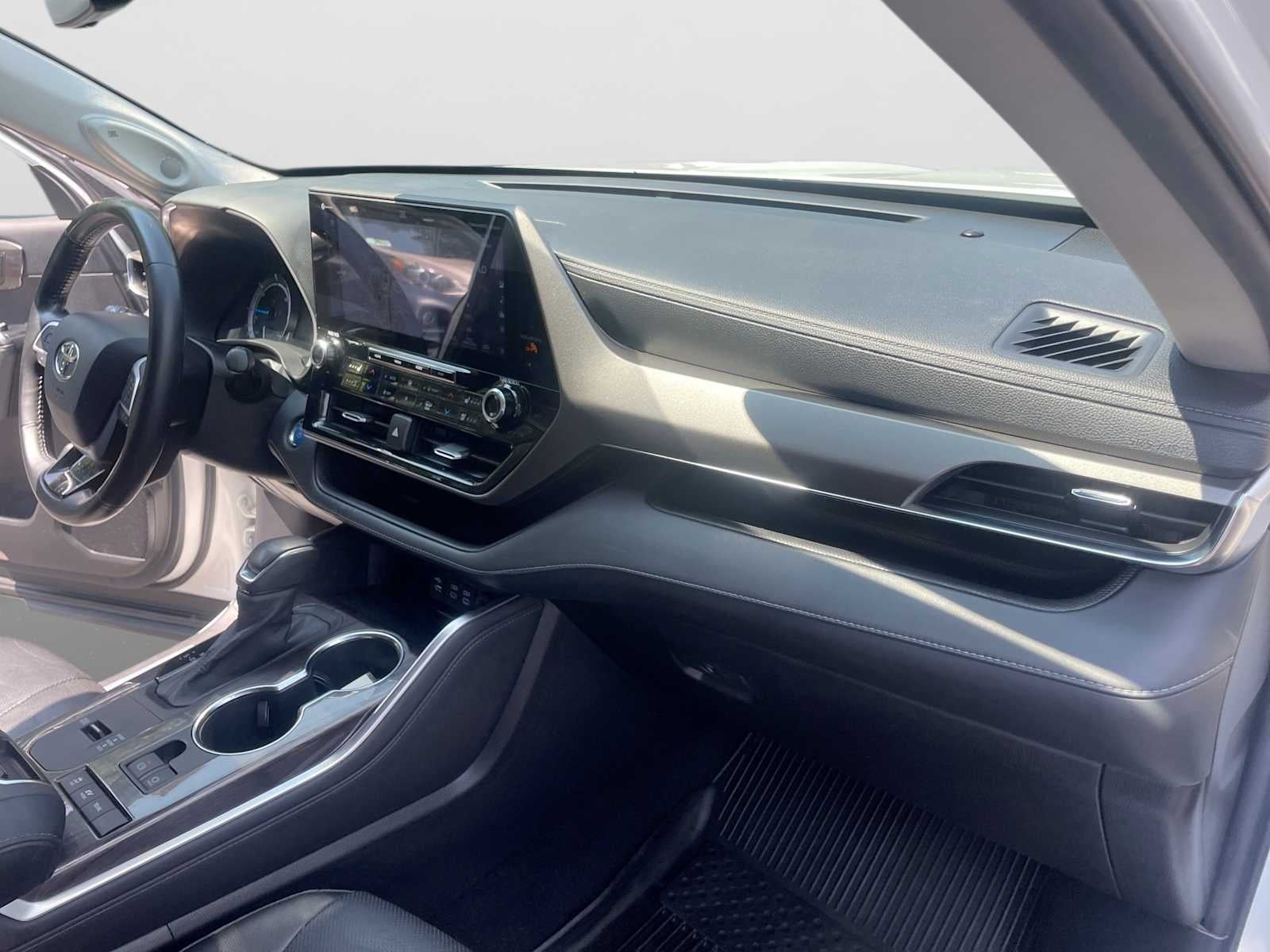2022 Toyota Highlander Hybrid Limited