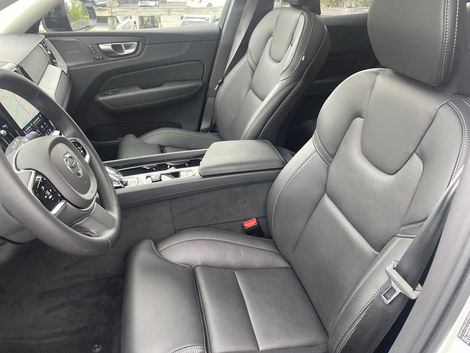 2025 Volvo XC60 Plug-In Hybrid Ultra, T8 AWD Electric/Gasoline, Dark