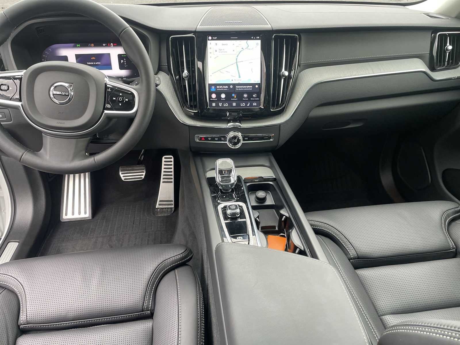 2025 Volvo XC60 Plug-In Hybrid Ultra, T8 AWD Electric/Gasoline, Dark