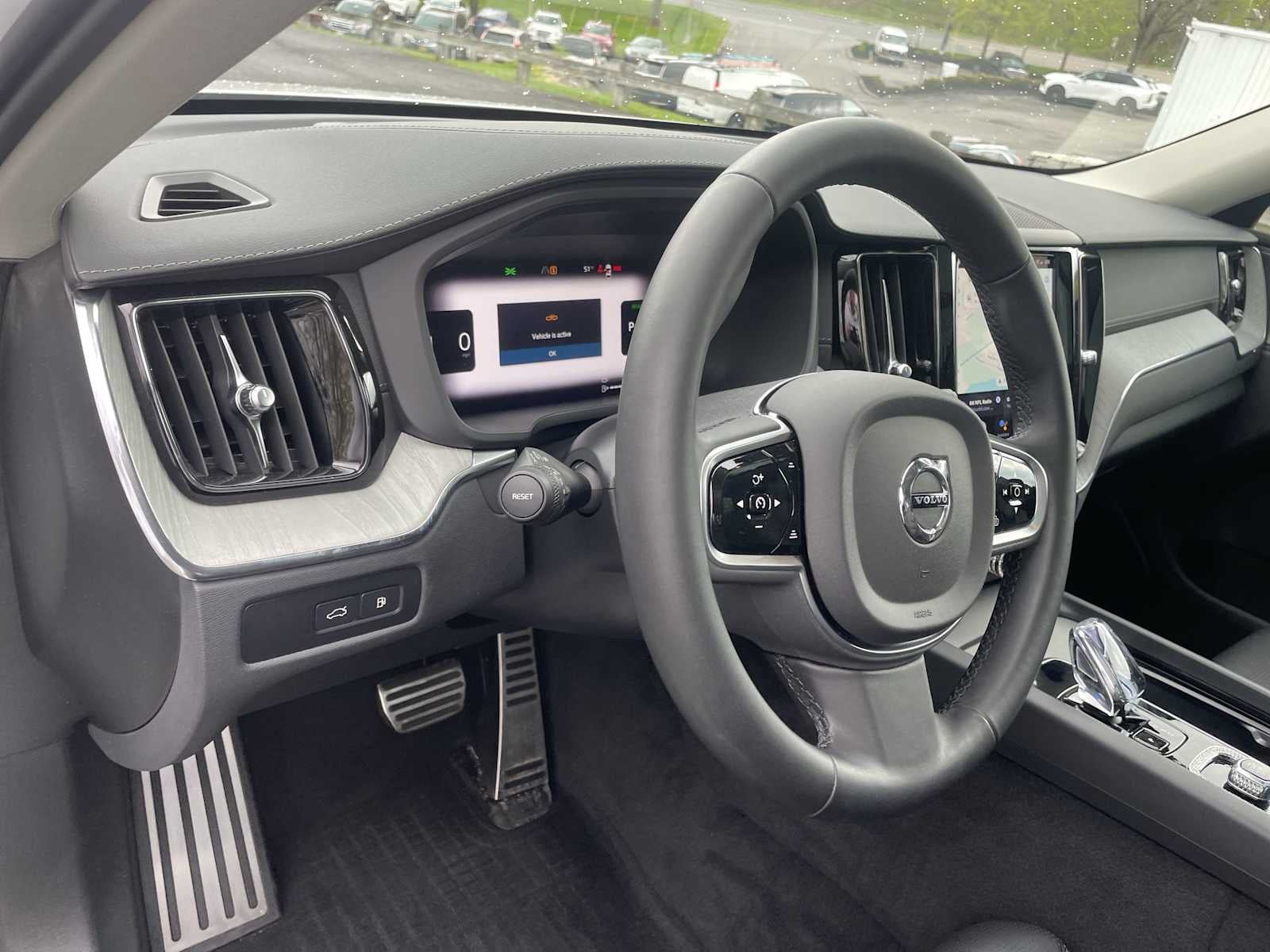 2025 Volvo XC60 Plug-In Hybrid Ultra, T8 AWD Electric/Gasoline, Dark