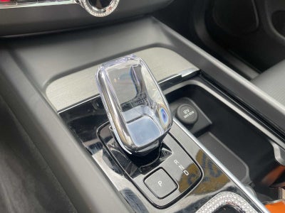 2025 Volvo XC60 Plug-In Hybrid Ultra, T8 AWD Electric/Gasoline, Dark