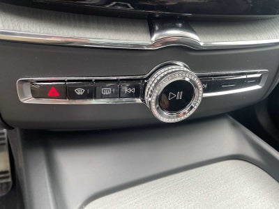 2025 Volvo XC60 Plug-In Hybrid Ultra, T8 AWD Electric/Gasoline, Dark